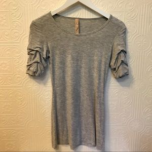 ANTHROPOLOGIE  BAILEY 44 Ruched Sleeve Tee S